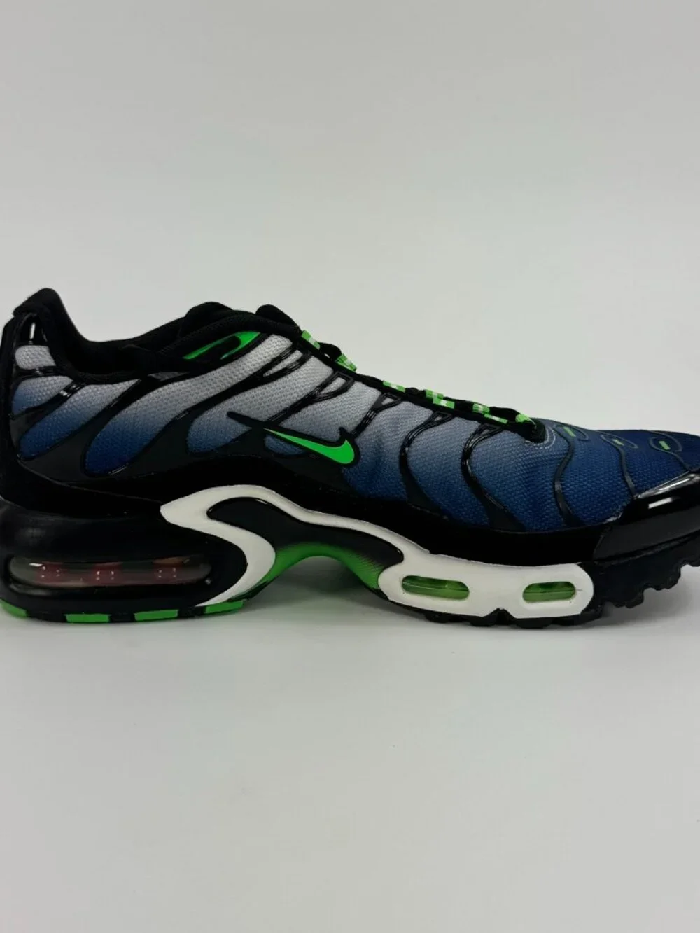 Nike Air Max Plus GS 'Deep Royal Scream Green' CD0609-021 size 7 Y / 8.5 W